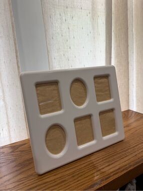 Vintage 1980s Tupperware "Memory Mates" white plastic photo collage frame.